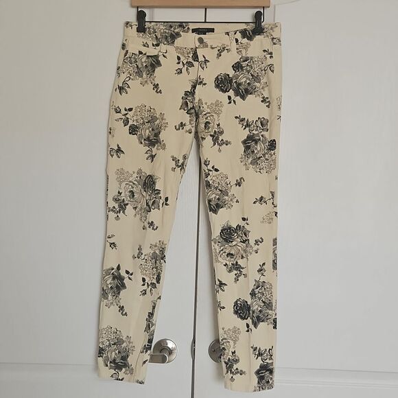 Floral Print Women's Jeans - Picture 10 of 16